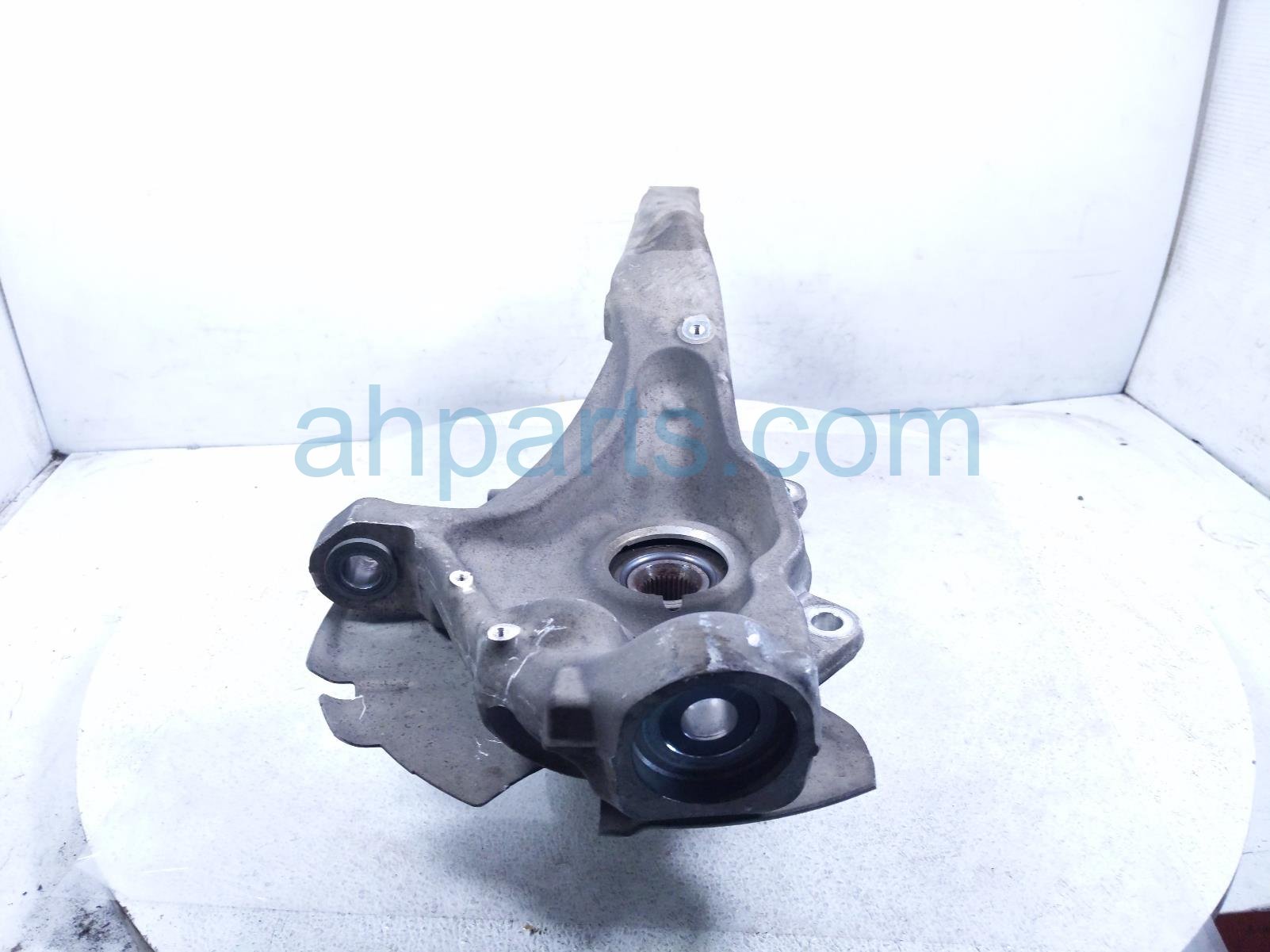 2020 Land Rover Range Rover Sport Front Passenger Spindle Knuckle Hub Awd LR155540 Replacement 2020 Land Rover Range Rover Sport Front Passenger Spindle Knuckle Hub Awd LR155540 Replacement thumbnail