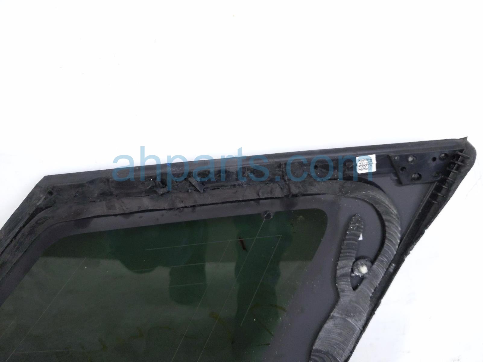 2020 Land Rover Range Rover Sport Driver Quarter Window Glass LR044118 Replacement 2020 Land Rover Range Rover Sport Driver Quarter Window Glass LR044118 Replacement thumbnail