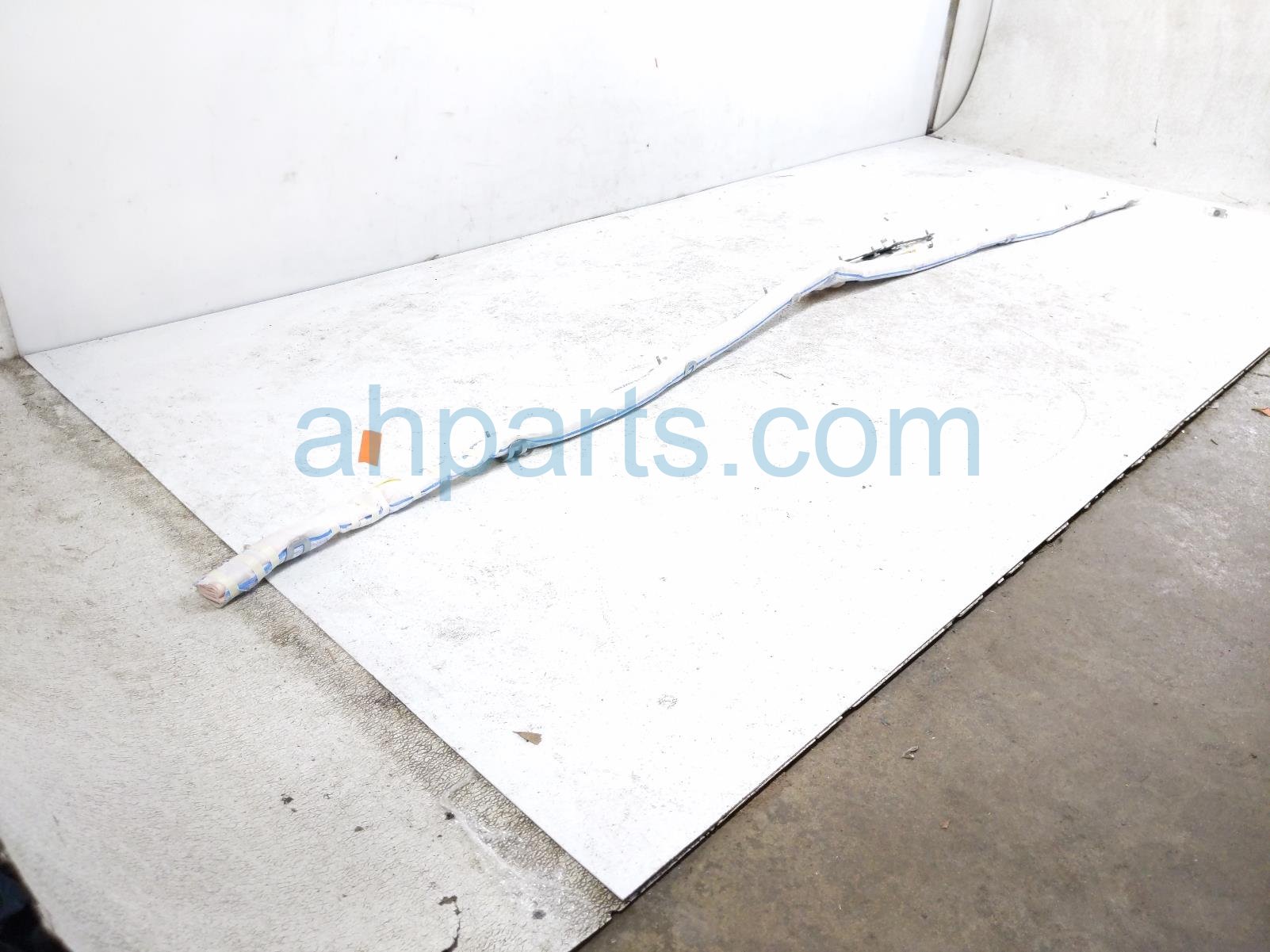 2020 Land Rover Range Rover Sport Passenger Roof Curtain Airbag LR043056 Replacement 2020 Land Rover Range Rover Sport Passenger Roof Curtain Airbag LR043056 Replacement thumbnail