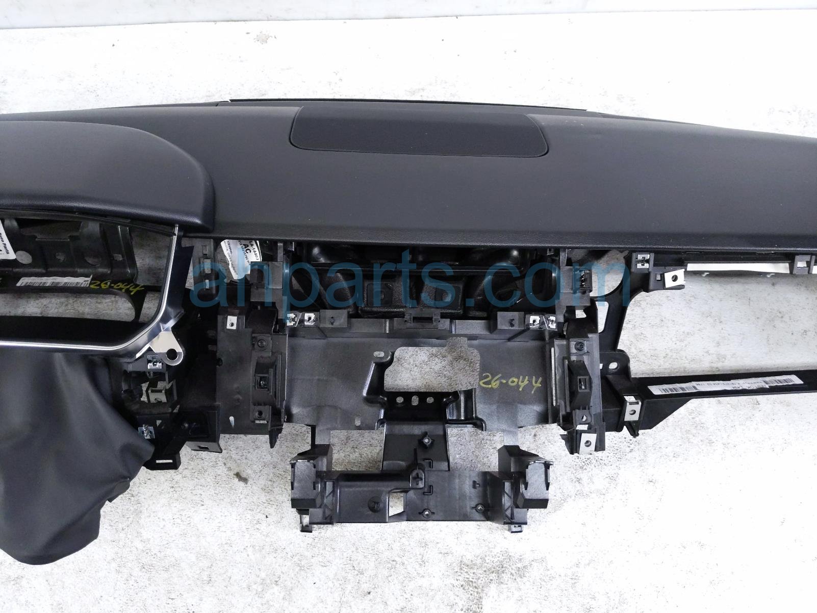 2020 Land Rover Range Rover Sport Dashboard W/ Airbag L4941786 Replacement 2020 Land Rover Range Rover Sport Dashboard W/ Airbag L4941786 Replacement thumbnail