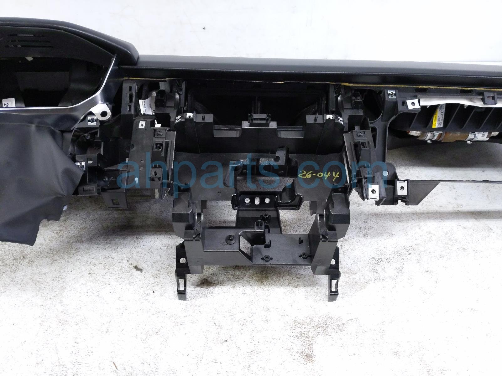 2020 Land Rover Range Rover Sport Dashboard W/ Airbag L4941786 Replacement 2020 Land Rover Range Rover Sport Dashboard W/ Airbag L4941786 Replacement thumbnail