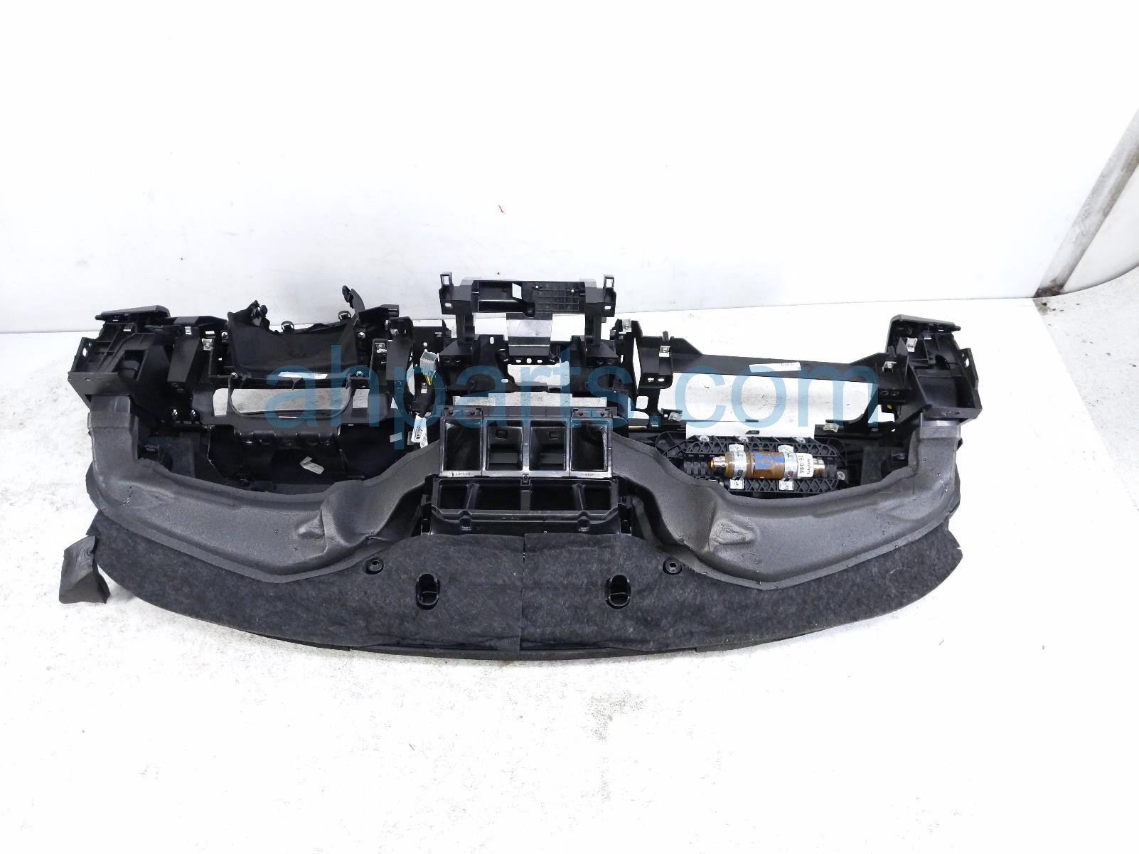 2020 Land Rover Range Rover Sport Dashboard W/ Airbag L4941786 Replacement 2020 Land Rover Range Rover Sport Dashboard W/ Airbag L4941786 Replacement thumbnail