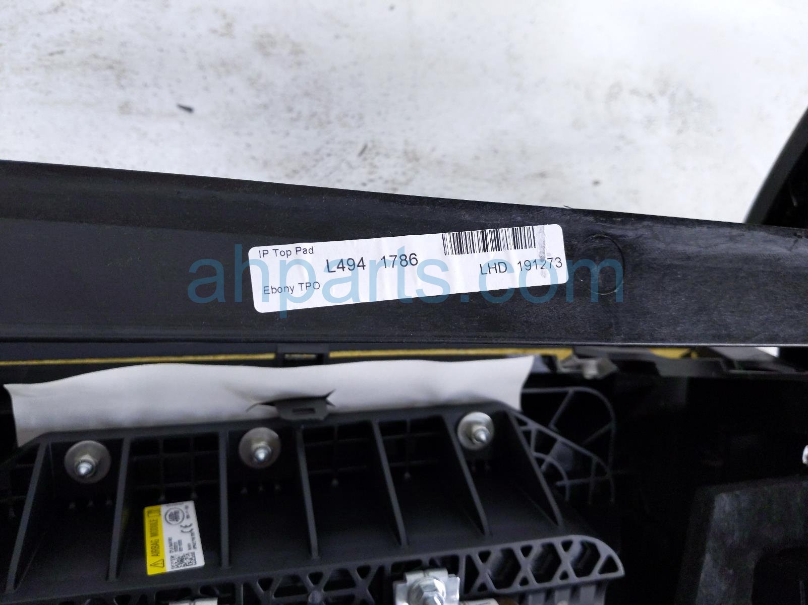 2020 Land Rover Range Rover Sport Dashboard W/ Airbag L4941786 Replacement 2020 Land Rover Range Rover Sport Dashboard W/ Airbag L4941786 Replacement thumbnail