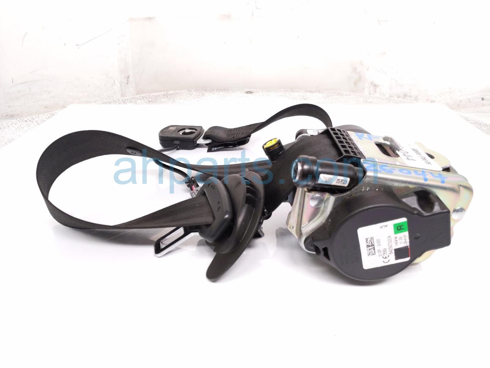 2020 Land Rover Range Rover Sport Front Passenger Seat Belt Black LR104688 Replacement 2020 Land Rover Range Rover Sport Front Passenger Seat Belt Black LR104688 Replacement thumbnail