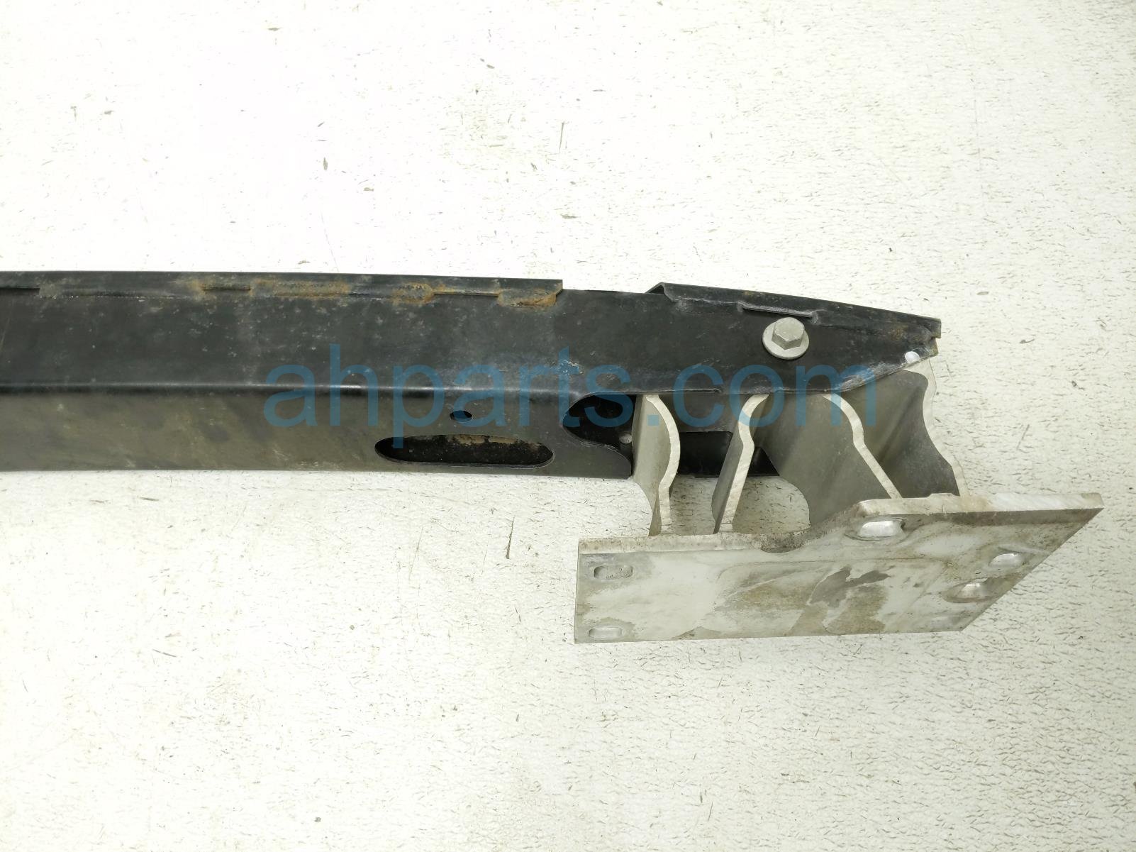 2020 Land Rover Range Rover Sport Beam Rear Bumper Reinforcement Bar DK62 17B892 AG Replacement 2020 Land Rover Range Rover Sport Beam Rear Bumper Reinforcement Bar DK62 17B892 AG Replacement thumbnail