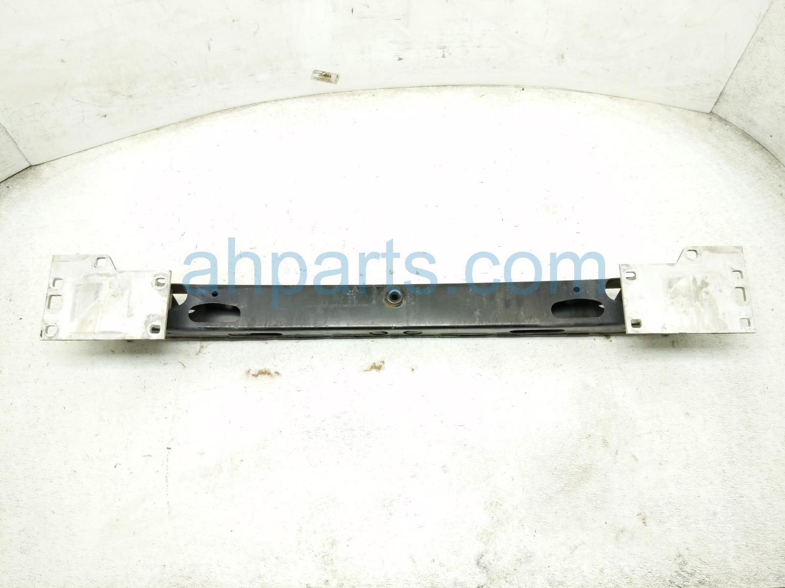 2020 Land Rover Range Rover Sport Beam Rear Bumper Reinforcement Bar DK62 17B892 AG Replacement 2020 Land Rover Range Rover Sport Beam Rear Bumper Reinforcement Bar DK62 17B892 AG Replacement thumbnail