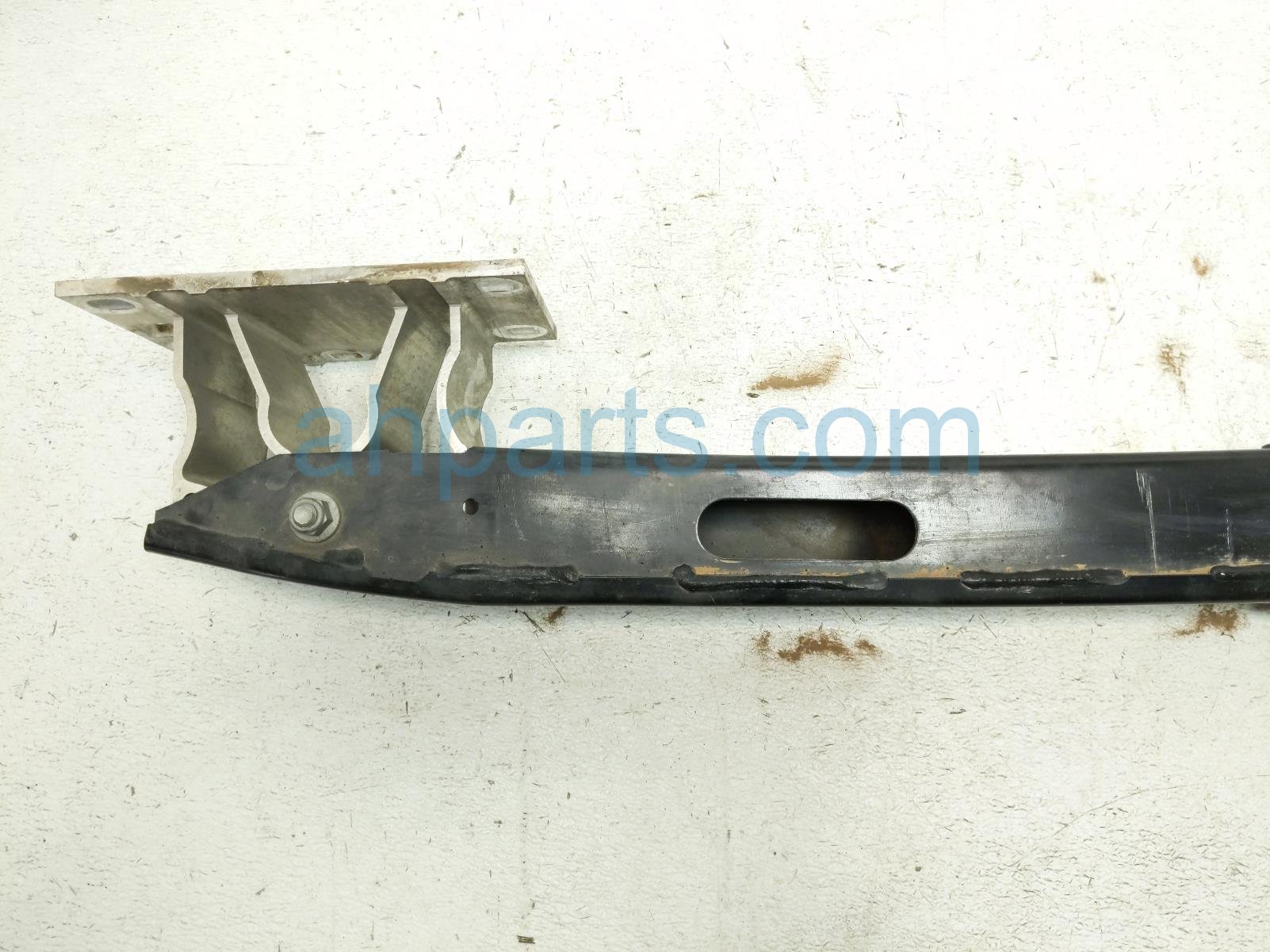 2020 Land Rover Range Rover Sport Beam Rear Bumper Reinforcement Bar DK62 17B892 AG Replacement 2020 Land Rover Range Rover Sport Beam Rear Bumper Reinforcement Bar DK62 17B892 AG Replacement thumbnail