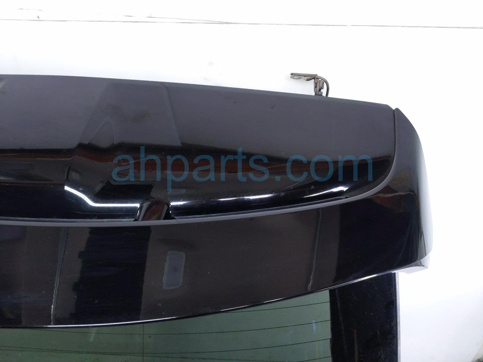 2020 Land Rover Range Rover Sport Deck Trunk Lid Lift Gate / Tail Gate Black LR181165 Replacement 2020 Land Rover Range Rover Sport Deck Trunk Lid Lift Gate / Tail Gate Black LR181165 Replacement thumbnail