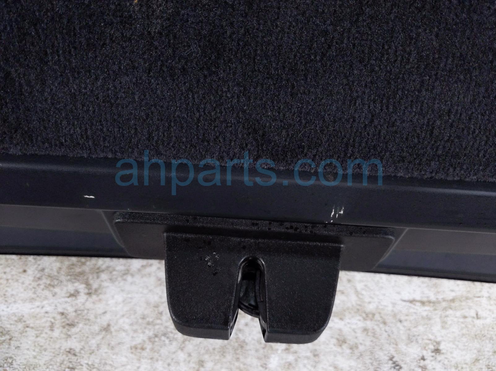 2020 Land Rover Range Rover Sport Deck Trunk Lid Lift Gate / Tail Gate Black LR181165 Replacement 2020 Land Rover Range Rover Sport Deck Trunk Lid Lift Gate / Tail Gate Black LR181165 Replacement thumbnail