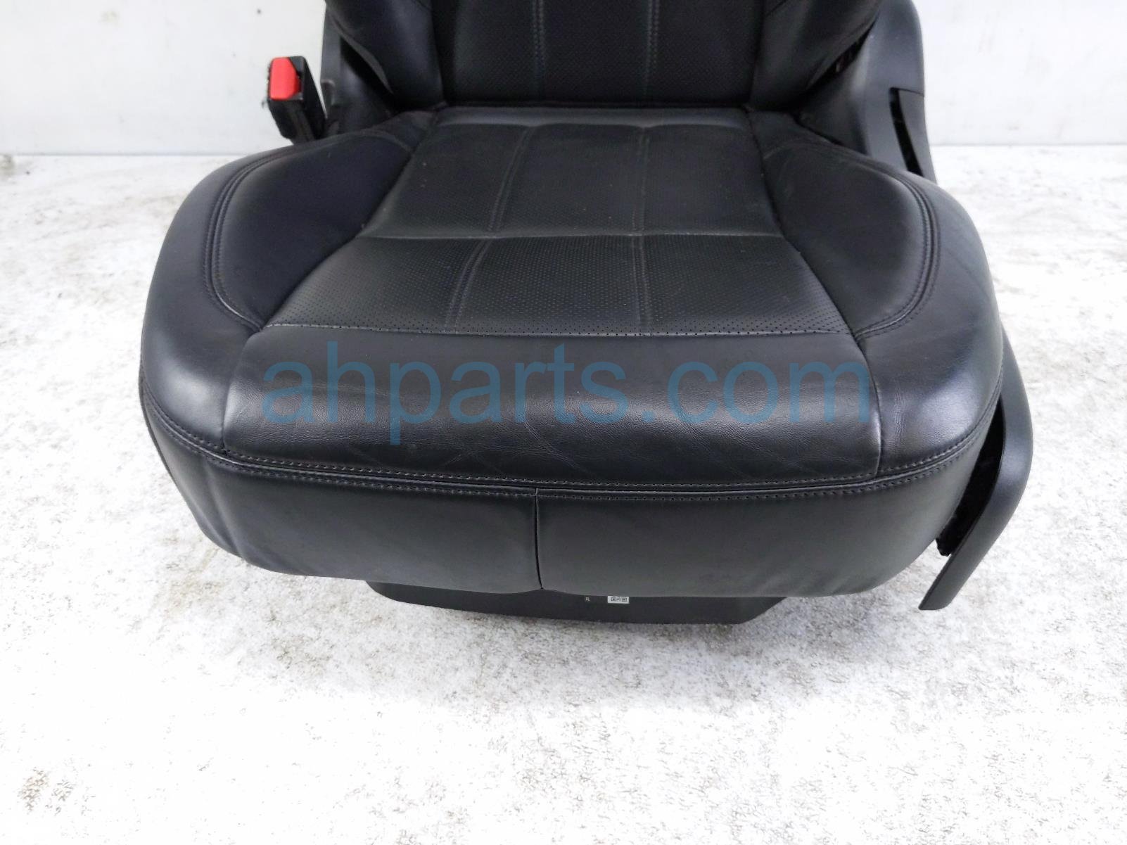 2020 Land Rover Range Rover Sport Front Driver Seat Black W/ Airbag LR118738 Replacement 2020 Land Rover Range Rover Sport Front Driver Seat Black W/ Airbag LR118738 Replacement thumbnail