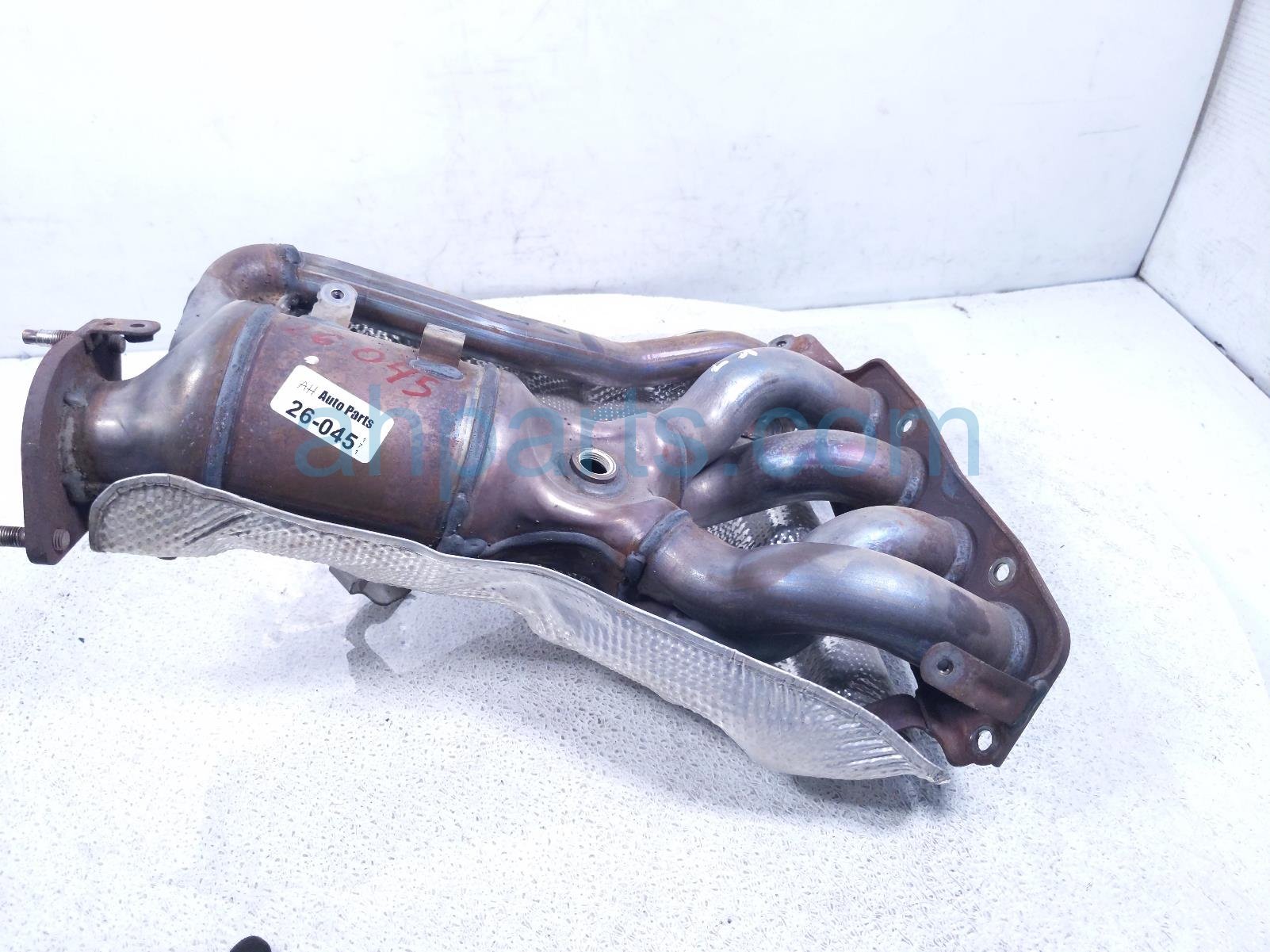 Toyota EXHAUST MANIFOLD - HYBRID