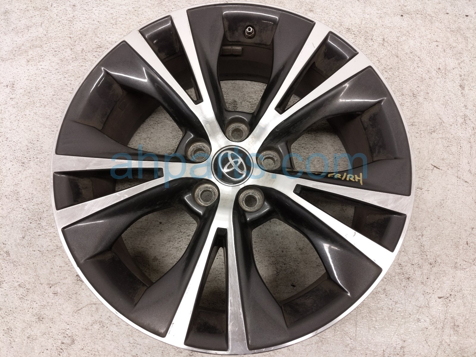 2019 Toyota Highlander Front Passenger Wheel / Rim 42611 0E440 Replacement 2019 Toyota Highlander Front Passenger Wheel / Rim 42611 0E440 Replacement thumbnail