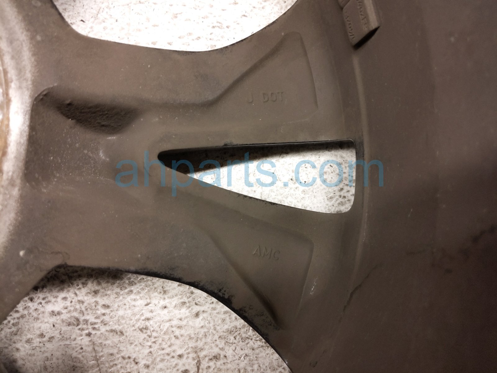 2019 Toyota Highlander Front Passenger Wheel / Rim 42611 0E440 Replacement 2019 Toyota Highlander Front Passenger Wheel / Rim 42611 0E440 Replacement thumbnail