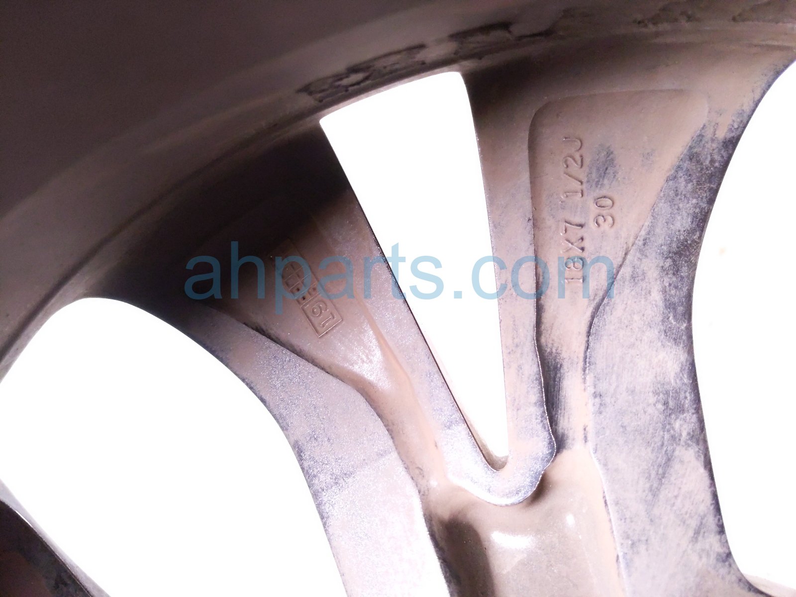 2019 Toyota Highlander Rear Driver Wheel / Rim 42611 0E440 Replacement 2019 Toyota Highlander Rear Driver Wheel / Rim 42611 0E440 Replacement thumbnail