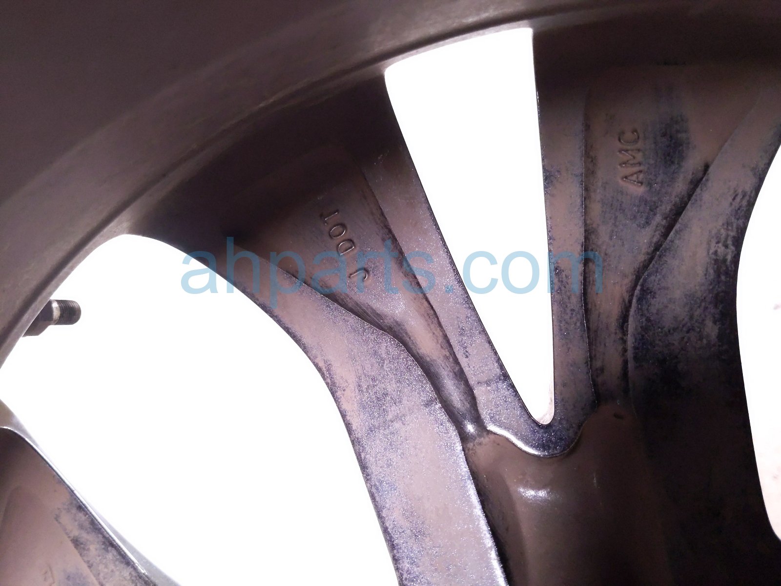 2019 Toyota Highlander Rear Driver Wheel / Rim 42611 0E440 Replacement 2019 Toyota Highlander Rear Driver Wheel / Rim 42611 0E440 Replacement thumbnail