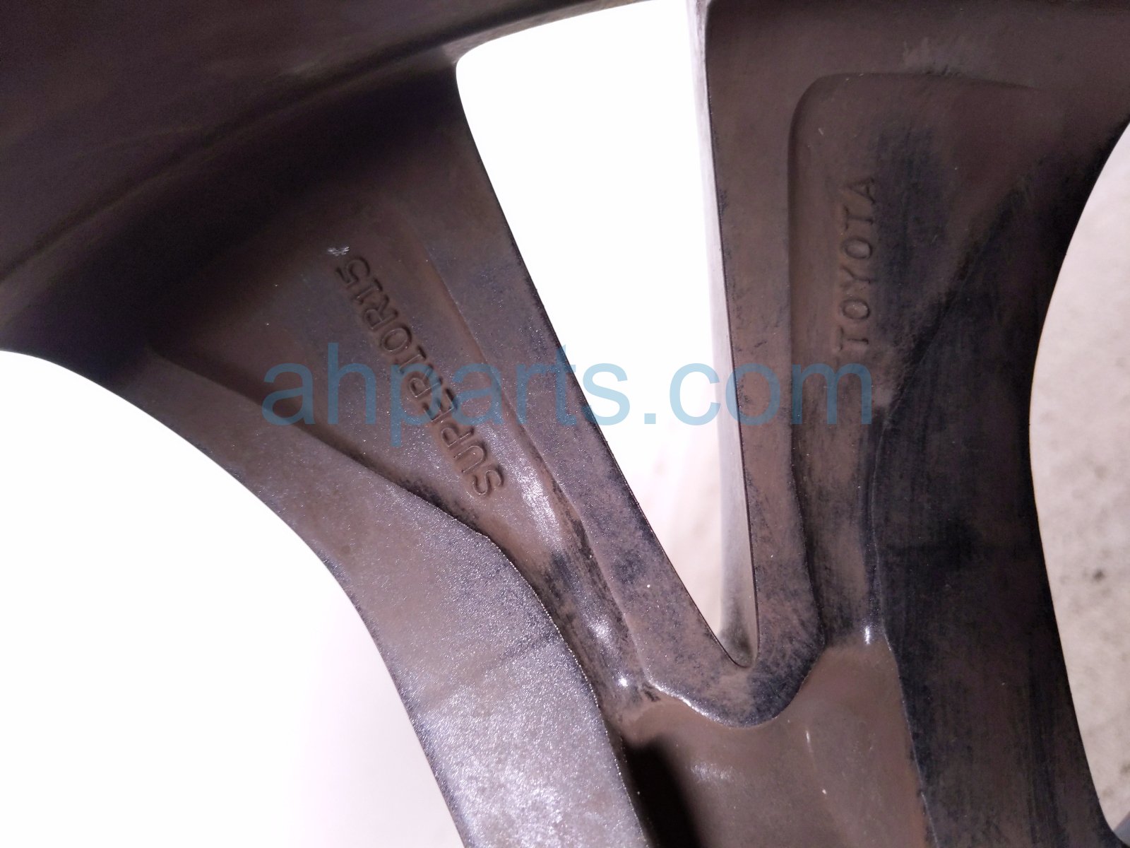 2019 Toyota Highlander Rear Driver Wheel / Rim 42611 0E440 Replacement 2019 Toyota Highlander Rear Driver Wheel / Rim 42611 0E440 Replacement thumbnail