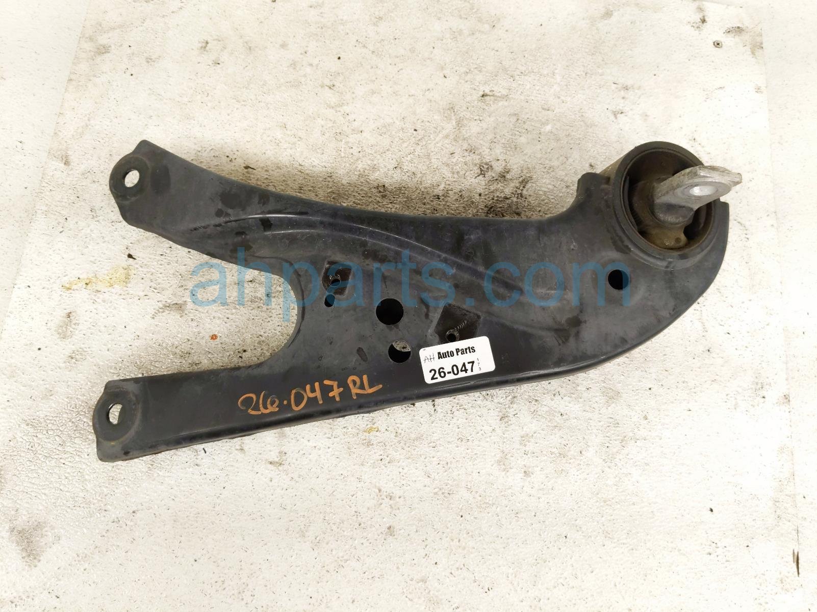 Toyota RR/LH TRAILING LOWER CONTROL ARM