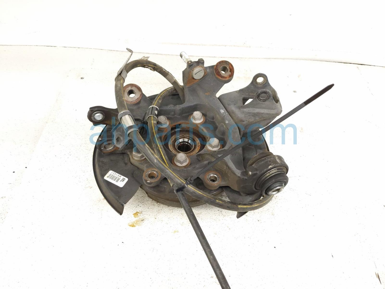 Toyota RR/LH SPINDLE KNUCKLE HUB - AWD