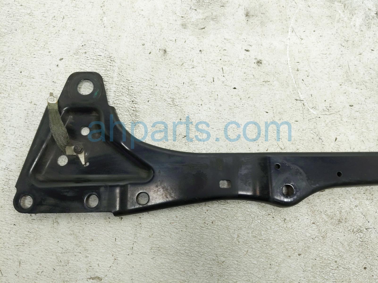 2023 Volvo Xc90 Stabilizer / Sway Front Tower Strut Bar 32277168 Replacement 2023 Volvo Xc90 Stabilizer / Sway Front Tower Strut Bar 32277168 Replacement thumbnail