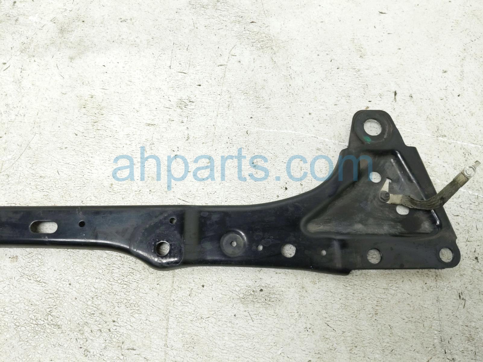 2023 Volvo Xc90 Stabilizer / Sway Front Tower Strut Bar 32277168 Replacement 2023 Volvo Xc90 Stabilizer / Sway Front Tower Strut Bar 32277168 Replacement thumbnail