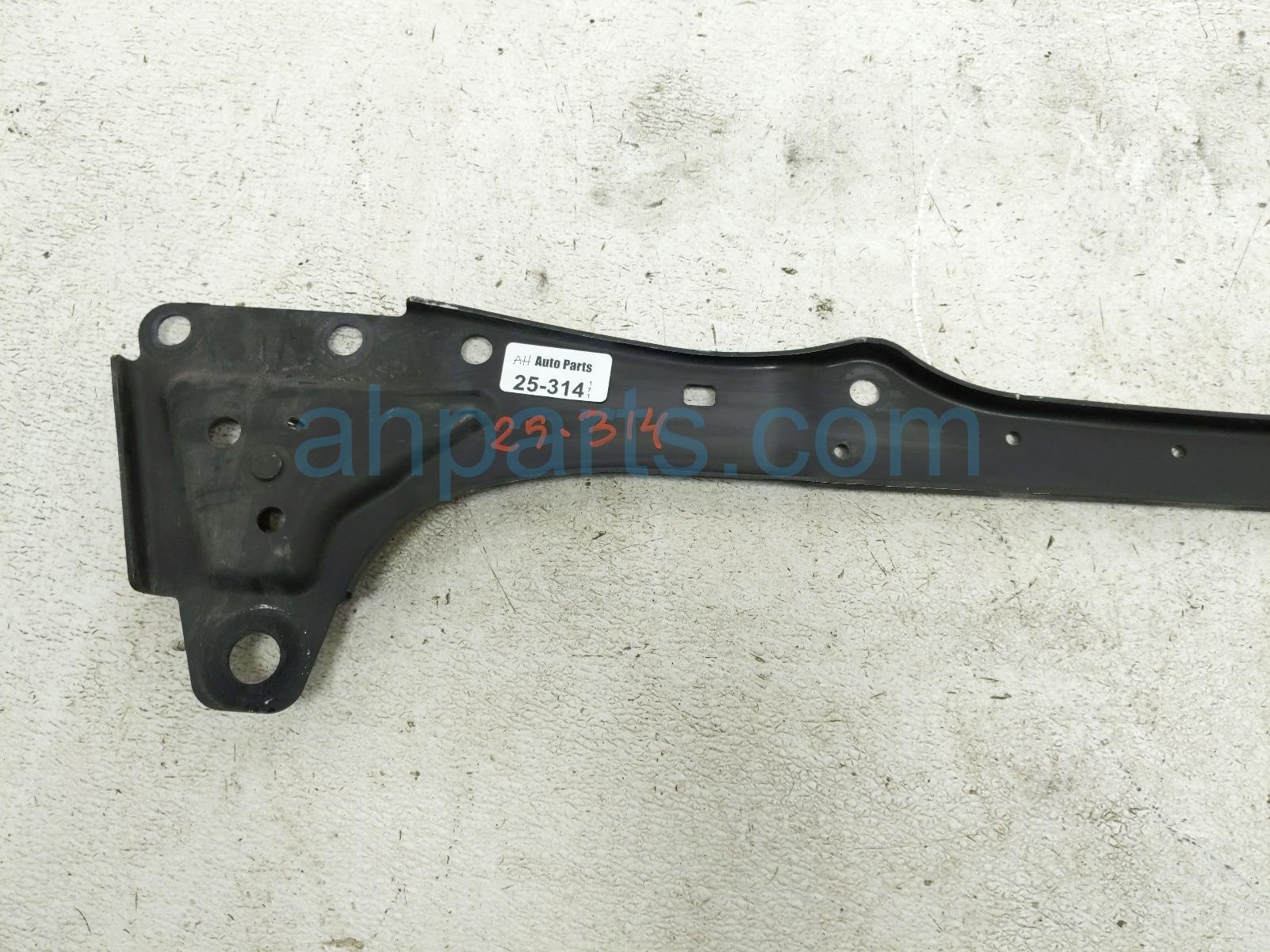 2023 Volvo Xc90 Stabilizer / Sway Front Tower Strut Bar 32277168 Replacement 2023 Volvo Xc90 Stabilizer / Sway Front Tower Strut Bar 32277168 Replacement thumbnail