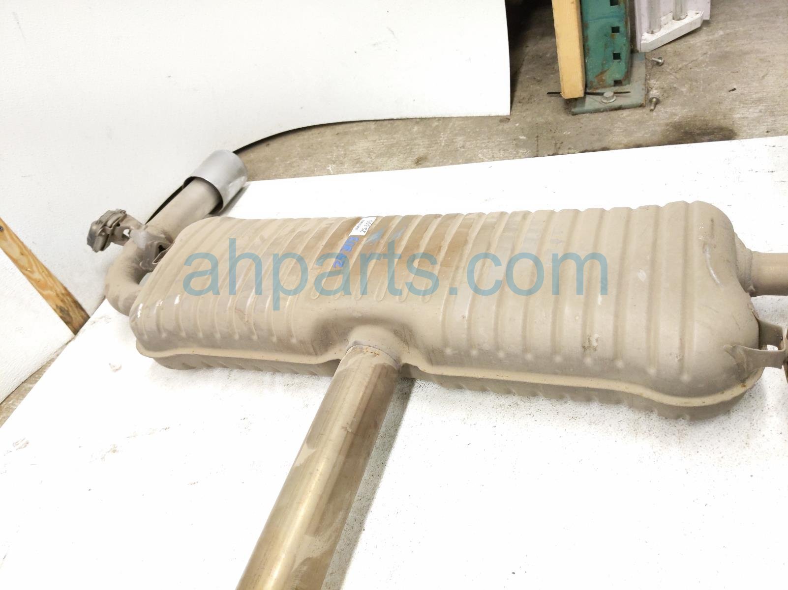 2021 BMW X1 Rear Exhaust Muffler W/res 2.0l Fwd 18 30 8 627 272 Replacement 2021 BMW X1 Rear Exhaust Muffler W/res 2.0l Fwd 18 30 8 627 272 Replacement thumbnail