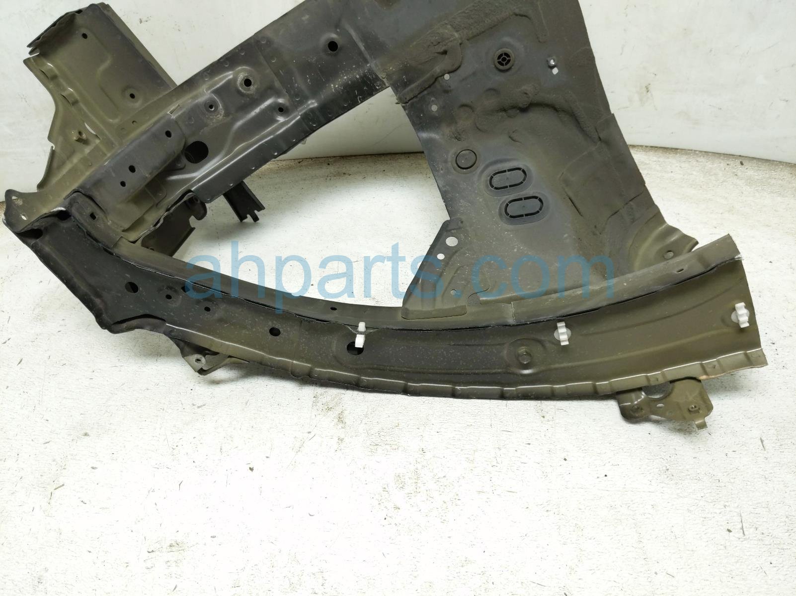 2020 Acura RDX Passenger Frame Rail Apron Cut Black 60650 TJB 305ZZ Replacement 2020 Acura RDX Passenger Frame Rail Apron Cut Black 60650 TJB 305ZZ Replacement thumbnail