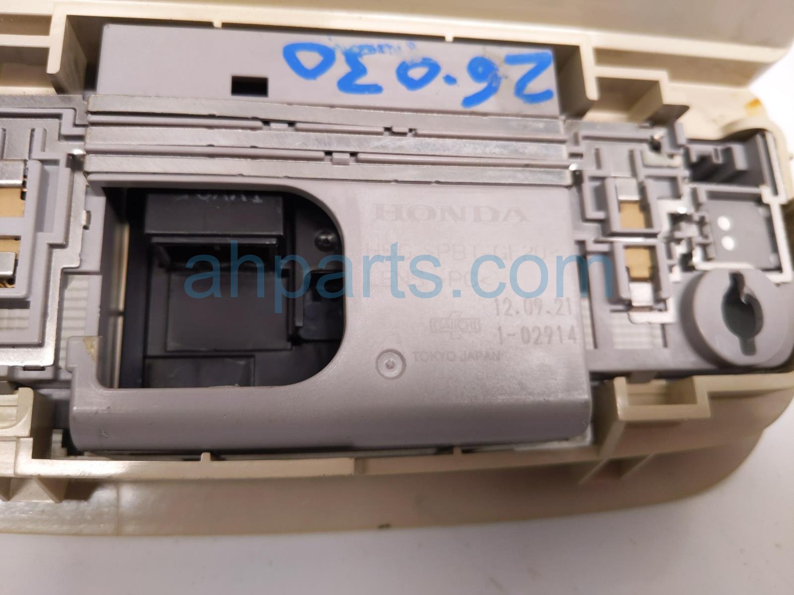 2013 Honda CR V Roof Console / Map Lt W/sun Grey 83250 T0A A01ZA Replacement 2013 Honda CR V Roof Console / Map Lt W/sun Grey 83250 T0A A01ZA Replacement thumbnail