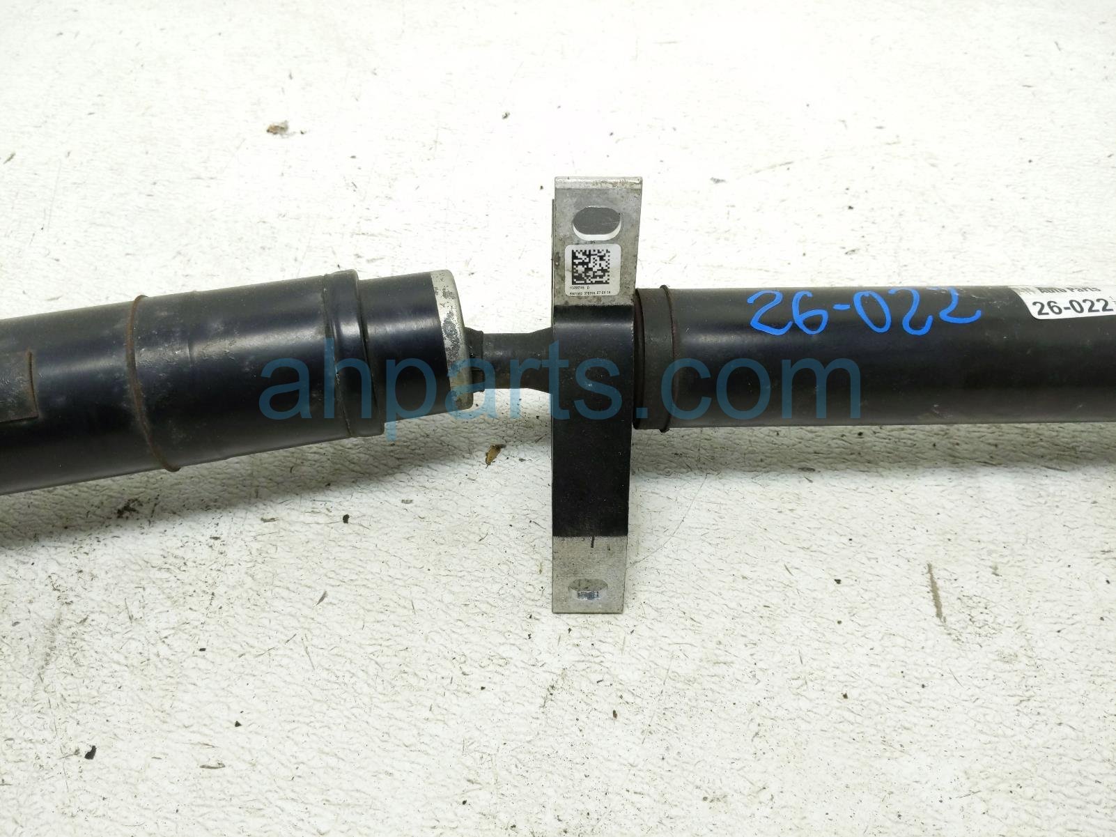 2018 Jeep Renegade Front Prop Drive Shaft Awd Mt 68616517AA Replacement 2018 Jeep Renegade Front Prop Drive Shaft Awd Mt 68616517AA Replacement thumbnail