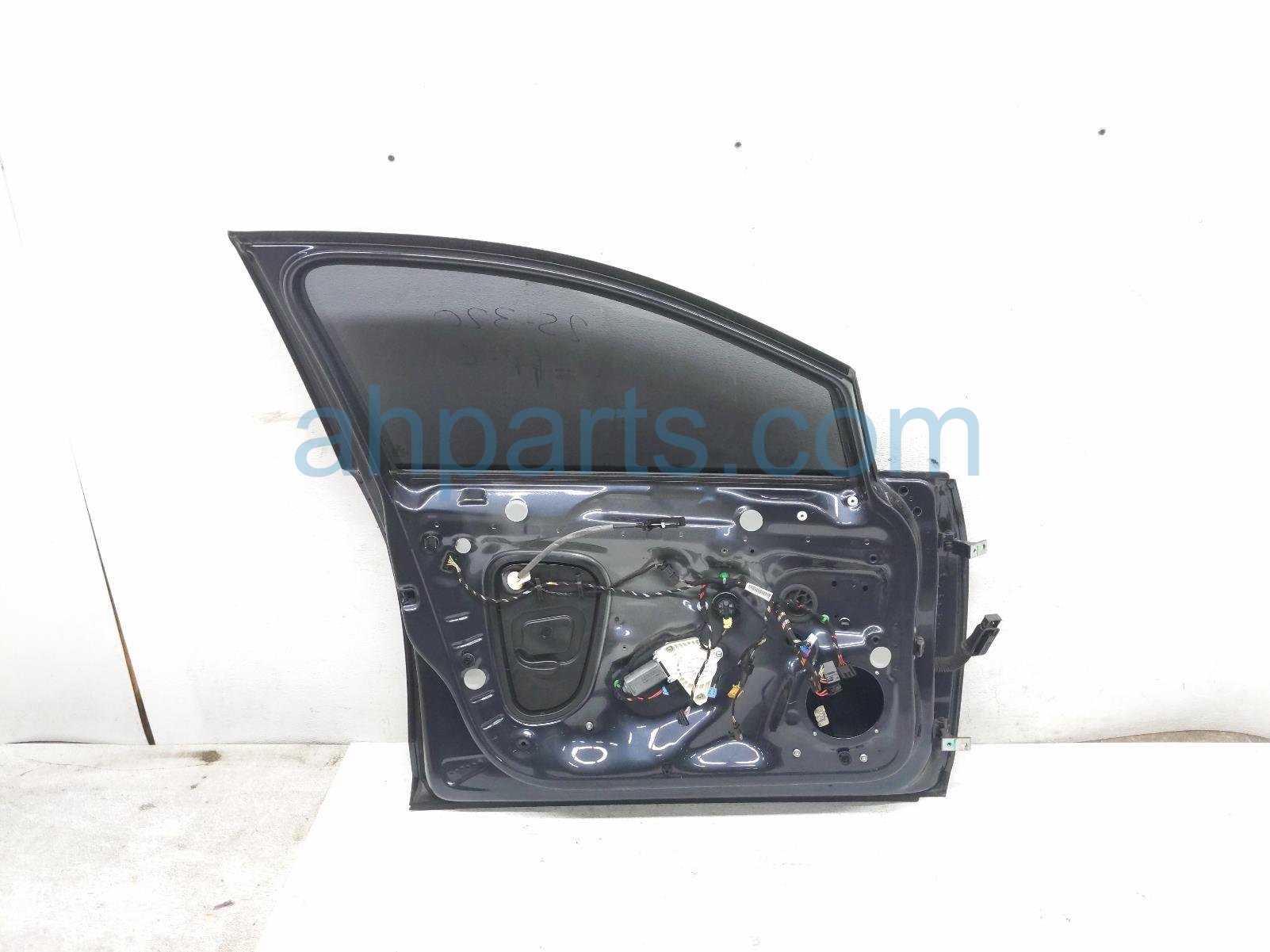 2018 Volkswagen Golf Gti Front Driver Door Grey No Mirror/trim 5G4 831 055 AN Replacement 2018 Volkswagen Golf Gti Front Driver Door Grey No Mirror/trim 5G4 831 055 AN Replacement thumbnail