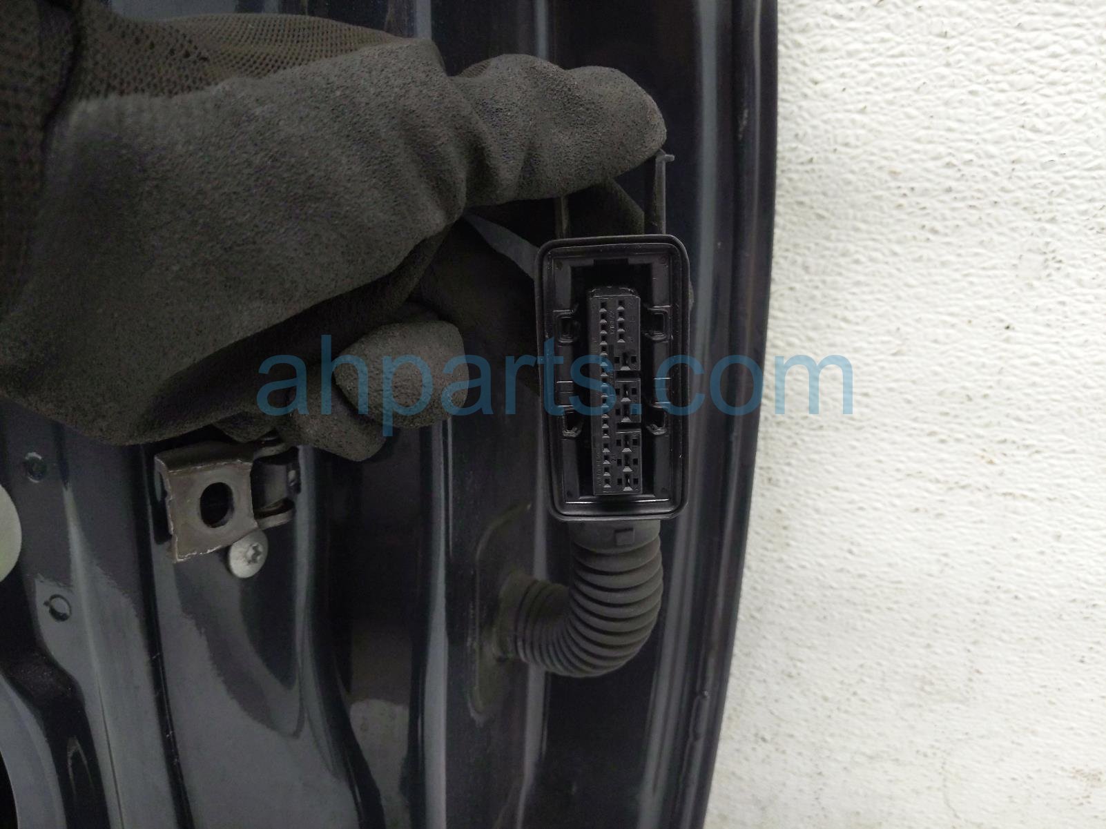 2018 Volkswagen Golf Gti Front Driver Door Grey No Mirror/trim 5G4 831 055 AN Replacement 2018 Volkswagen Golf Gti Front Driver Door Grey No Mirror/trim 5G4 831 055 AN Replacement thumbnail