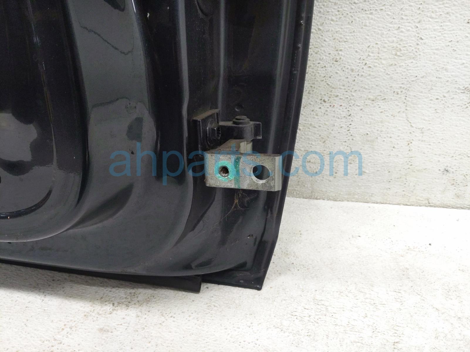 2018 Volkswagen Golf Gti Front Driver Door Grey No Mirror/trim 5G4 831 055 AN Replacement 2018 Volkswagen Golf Gti Front Driver Door Grey No Mirror/trim 5G4 831 055 AN Replacement thumbnail