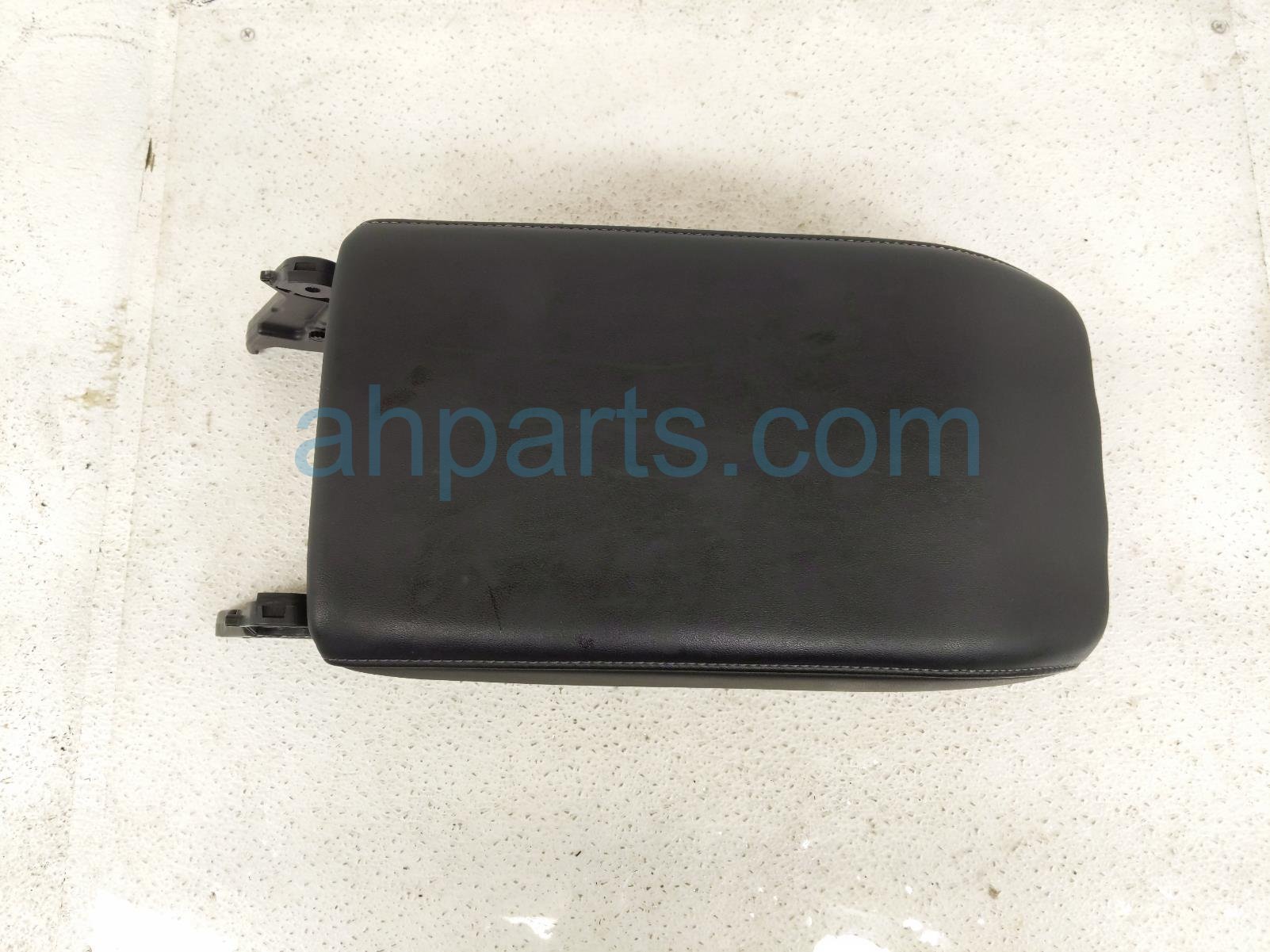 Honda CENTER CONSOLE LID/ARMREST - BLACK