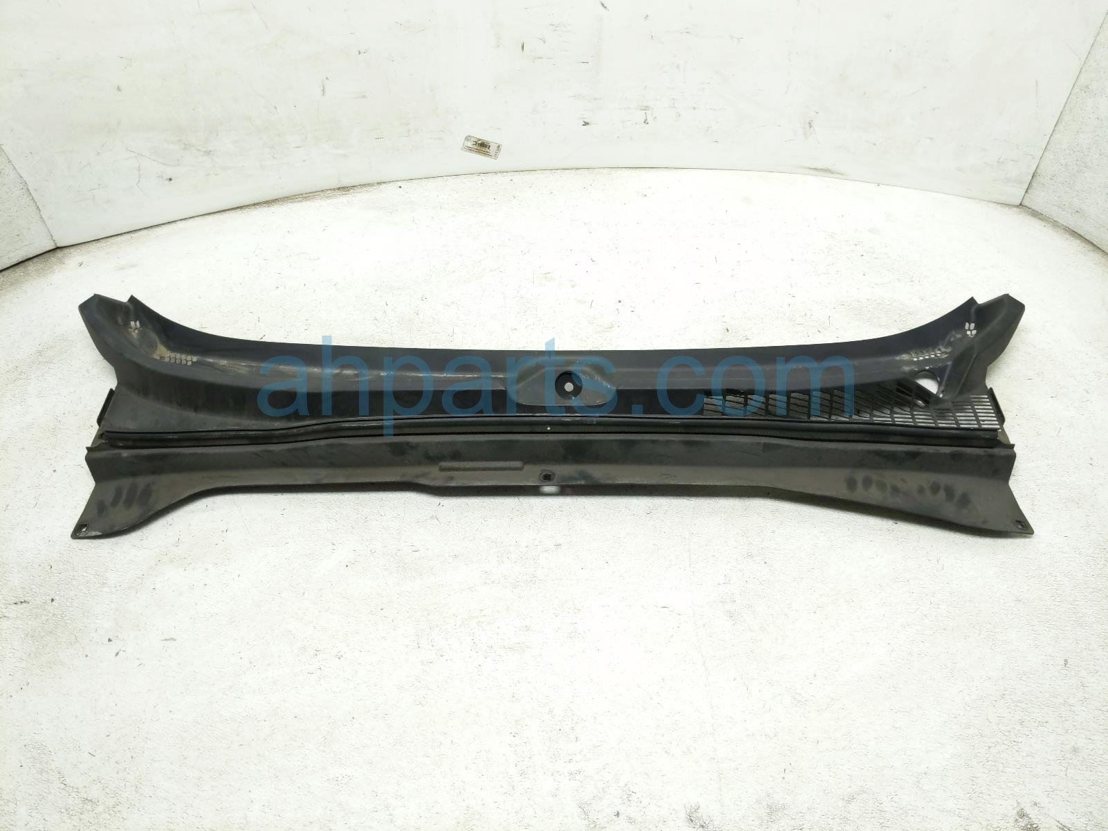 2018 Jeep Renegade Cover Windshield Cowl Vent Grille Panel 5VW84LXHAA Replacement 2018 Jeep Renegade Cover Windshield Cowl Vent Grille Panel 5VW84LXHAA Replacement thumbnail