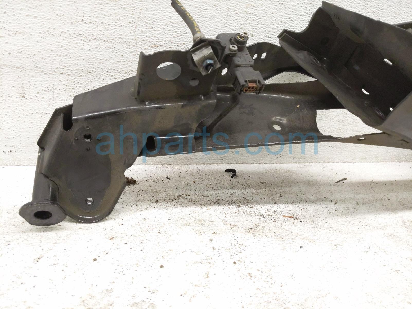 2017 BMW Minicooper Countryman Rear Subframe / Crossmember 33 30 6 851 560 Replacement 2017 BMW Minicooper Countryman Rear Subframe / Crossmember 33 30 6 851 560 Replacement thumbnail