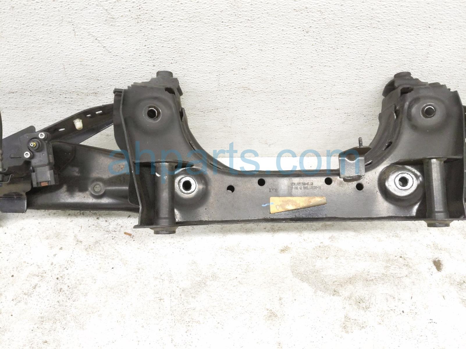 2017 BMW Minicooper Countryman Rear Subframe / Crossmember 33 30 6 851 560 Replacement 2017 BMW Minicooper Countryman Rear Subframe / Crossmember 33 30 6 851 560 Replacement thumbnail
