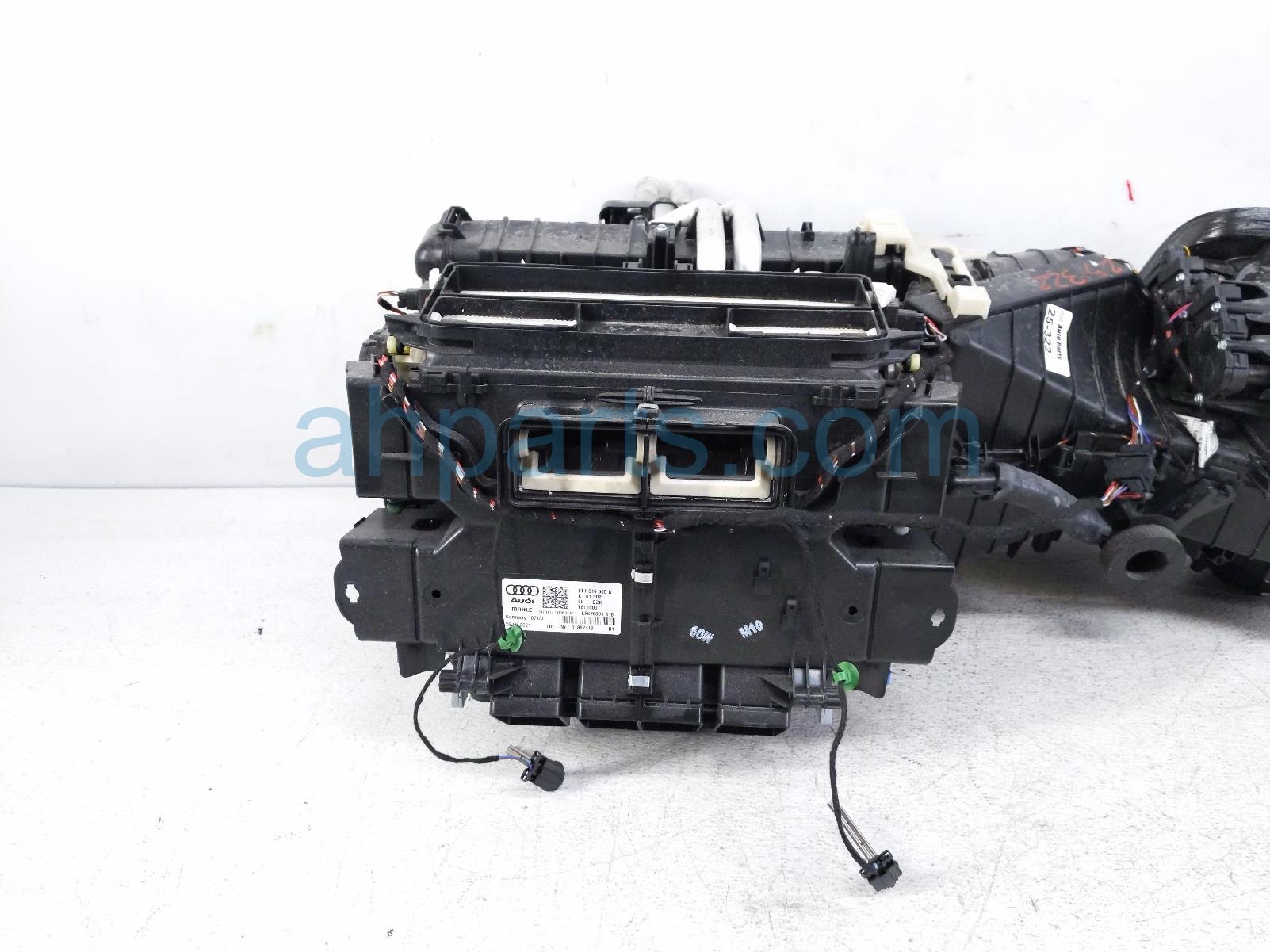2021 Porsche Macan Ac Heater Core W/blower Assy 95B 898 030 K Replacement 2021 Porsche Macan Ac Heater Core W/blower Assy 95B 898 030 K Replacement thumbnail
