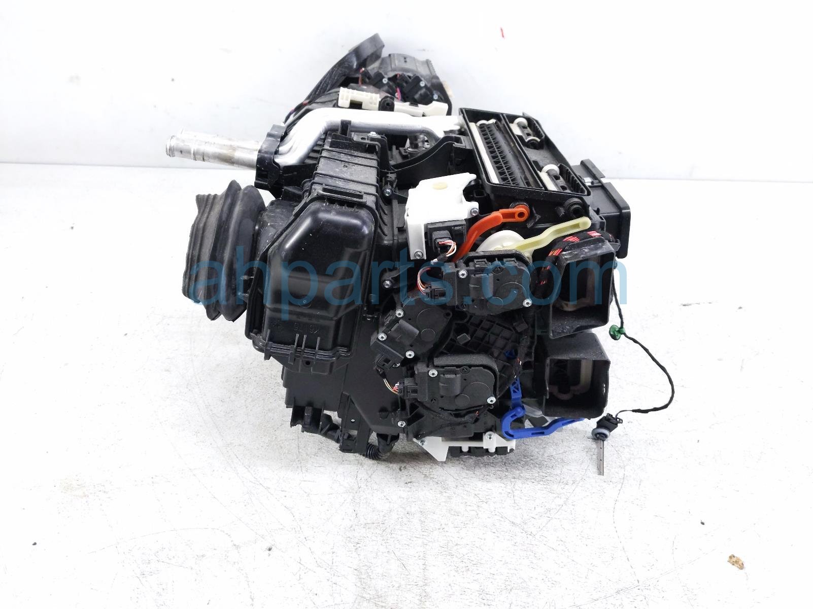 2021 Porsche Macan Ac Heater Core W/blower Assy 95B 898 030 K Replacement 2021 Porsche Macan Ac Heater Core W/blower Assy 95B 898 030 K Replacement thumbnail