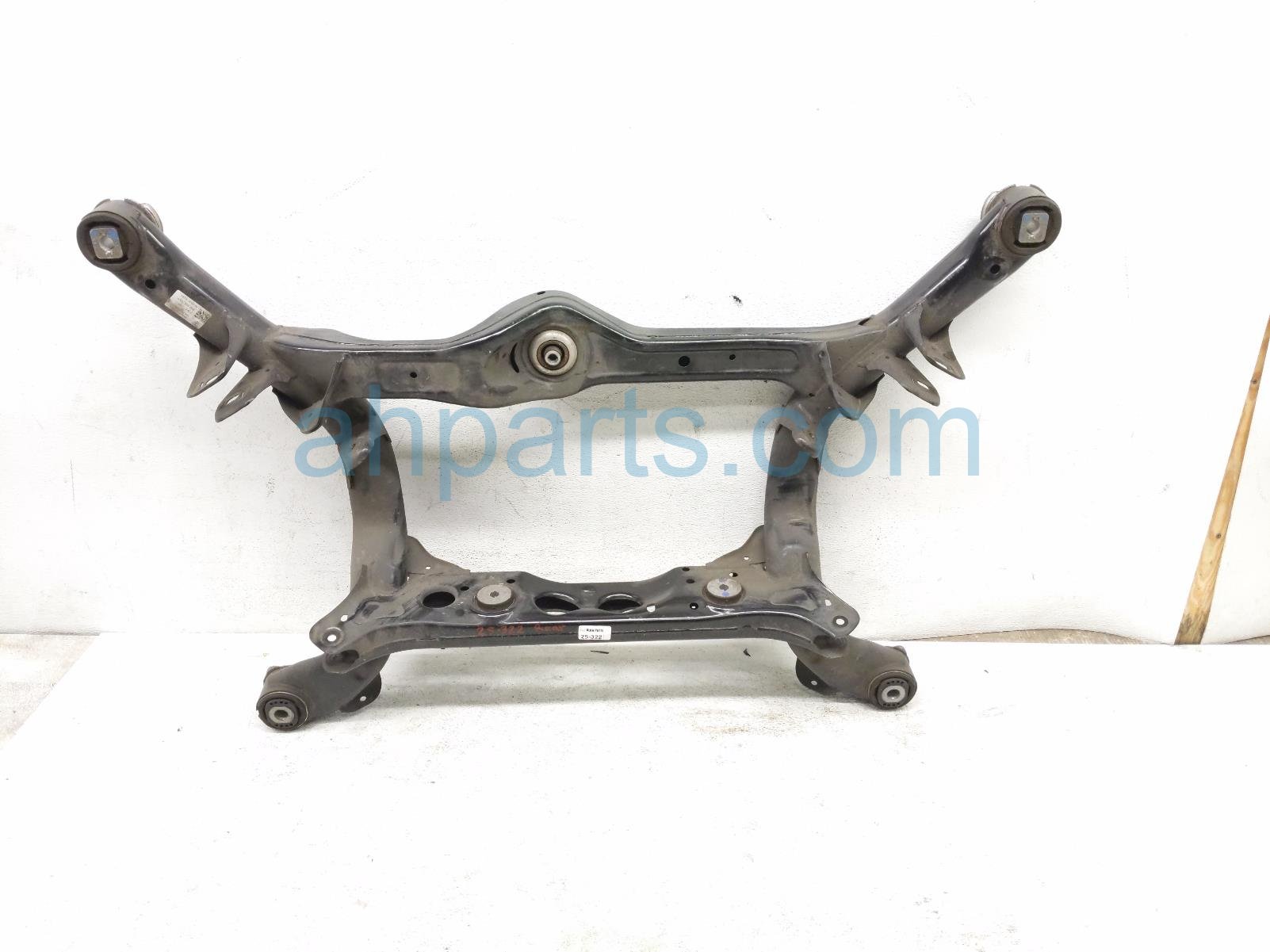 2021 Porsche Macan Crossmember Rear Sub Frame / Cradle 95B 505 235 F Replacement 2021 Porsche Macan Crossmember Rear Sub Frame / Cradle 95B 505 235 F Replacement thumbnail