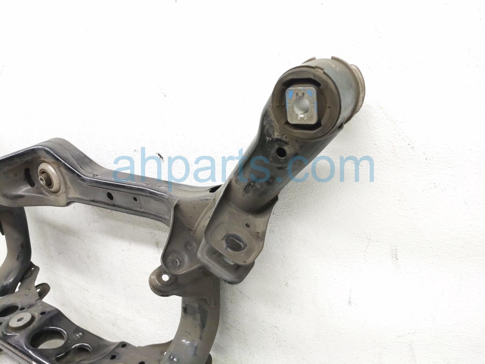 2021 Porsche Macan Crossmember Rear Sub Frame / Cradle 95B 505 235 F Replacement 2021 Porsche Macan Crossmember Rear Sub Frame / Cradle 95B 505 235 F Replacement thumbnail