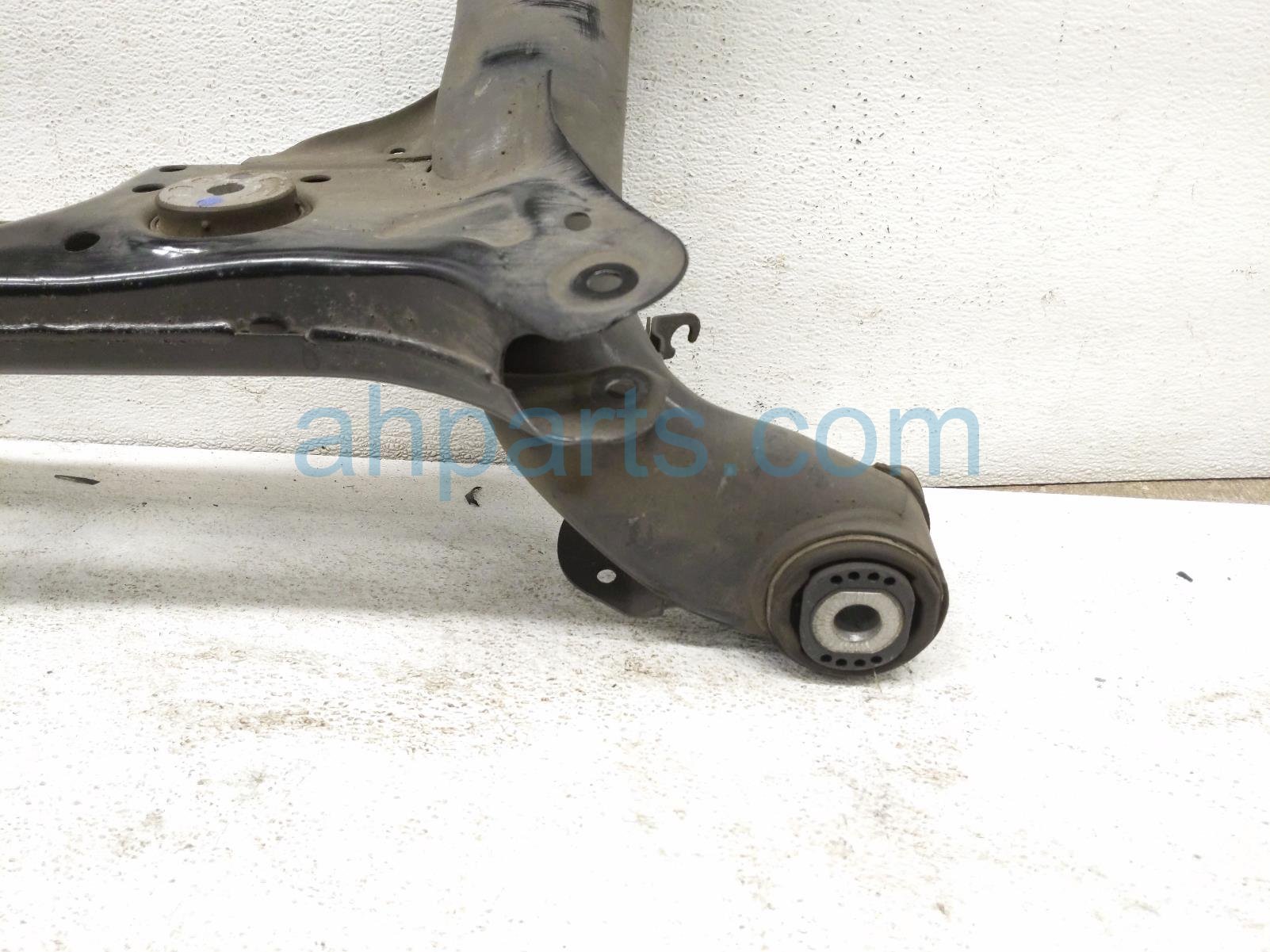 2021 Porsche Macan Crossmember Rear Sub Frame / Cradle 95B 505 235 F Replacement 2021 Porsche Macan Crossmember Rear Sub Frame / Cradle 95B 505 235 F Replacement thumbnail