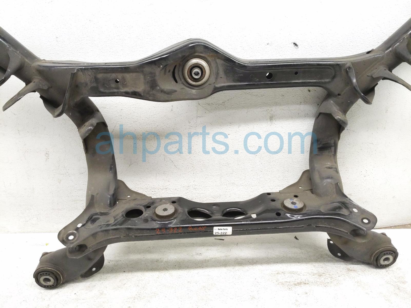2021 Porsche Macan Crossmember Rear Sub Frame / Cradle 95B 505 235 F Replacement 2021 Porsche Macan Crossmember Rear Sub Frame / Cradle 95B 505 235 F Replacement thumbnail