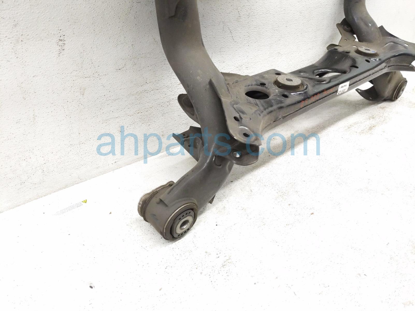 2021 Porsche Macan Crossmember Rear Sub Frame / Cradle 95B 505 235 F Replacement 2021 Porsche Macan Crossmember Rear Sub Frame / Cradle 95B 505 235 F Replacement thumbnail