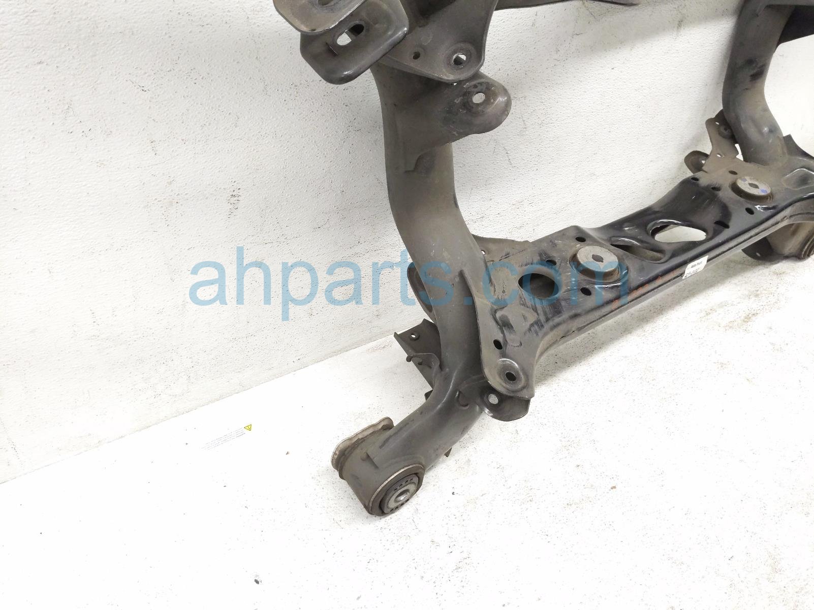 2021 Porsche Macan Crossmember Rear Sub Frame / Cradle 95B 505 235 F Replacement 2021 Porsche Macan Crossmember Rear Sub Frame / Cradle 95B 505 235 F Replacement thumbnail
