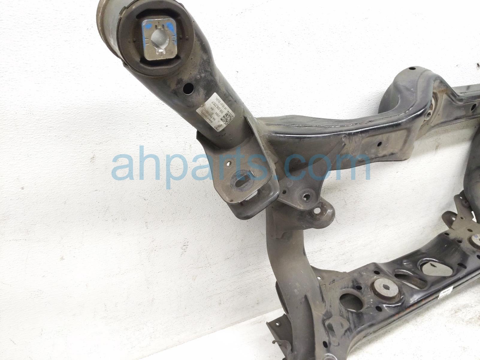 2021 Porsche Macan Crossmember Rear Sub Frame / Cradle 95B 505 235 F Replacement 2021 Porsche Macan Crossmember Rear Sub Frame / Cradle 95B 505 235 F Replacement thumbnail