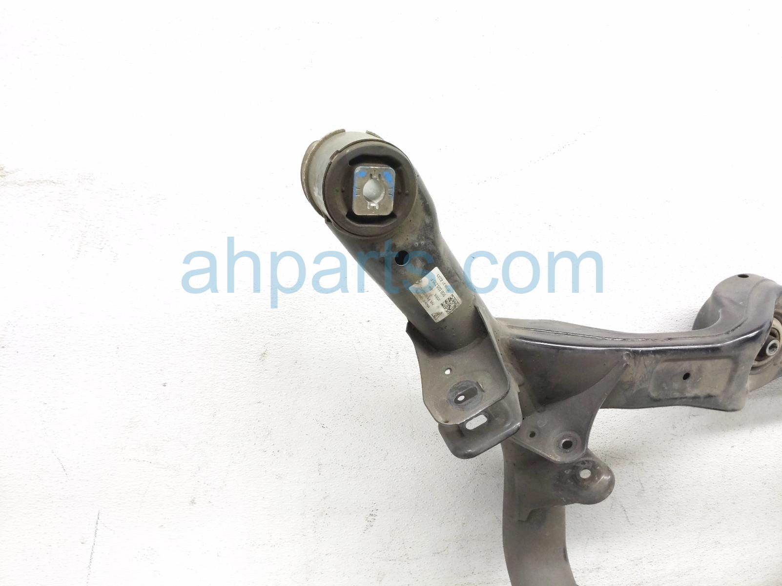 2021 Porsche Macan Crossmember Rear Sub Frame / Cradle 95B 505 235 F Replacement 2021 Porsche Macan Crossmember Rear Sub Frame / Cradle 95B 505 235 F Replacement thumbnail