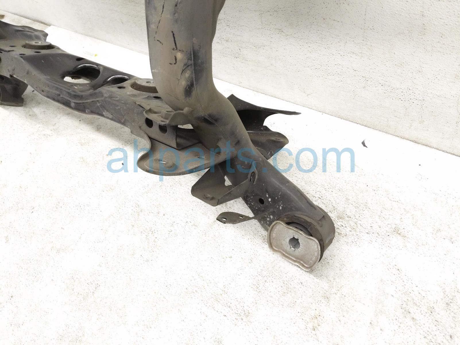2021 Porsche Macan Crossmember Rear Sub Frame / Cradle 95B 505 235 F Replacement 2021 Porsche Macan Crossmember Rear Sub Frame / Cradle 95B 505 235 F Replacement thumbnail