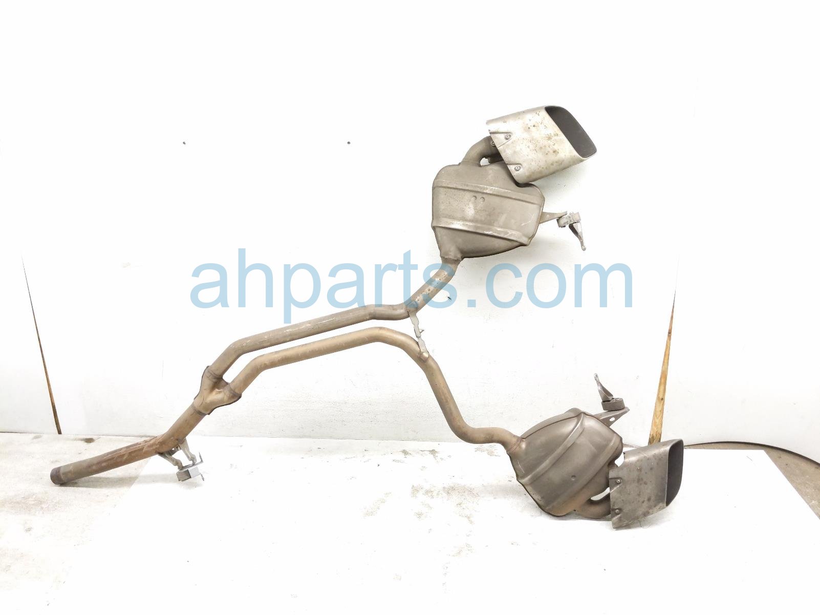 2021 Porsche Macan Rear Exhaust Muffler 2.0l Awd 95B 253 487 GY Replacement 2021 Porsche Macan Rear Exhaust Muffler 2.0l Awd 95B 253 487 GY Replacement thumbnail