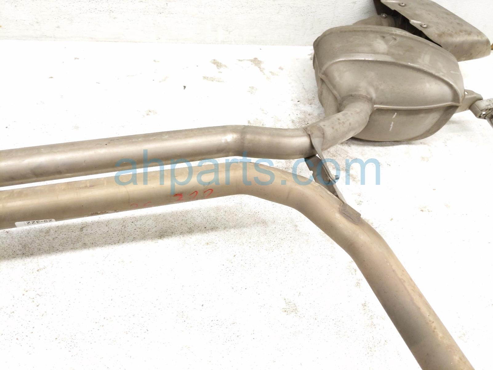 2021 Porsche Macan Rear Exhaust Muffler 2.0l Awd 95B 253 487 GY Replacement 2021 Porsche Macan Rear Exhaust Muffler 2.0l Awd 95B 253 487 GY Replacement thumbnail