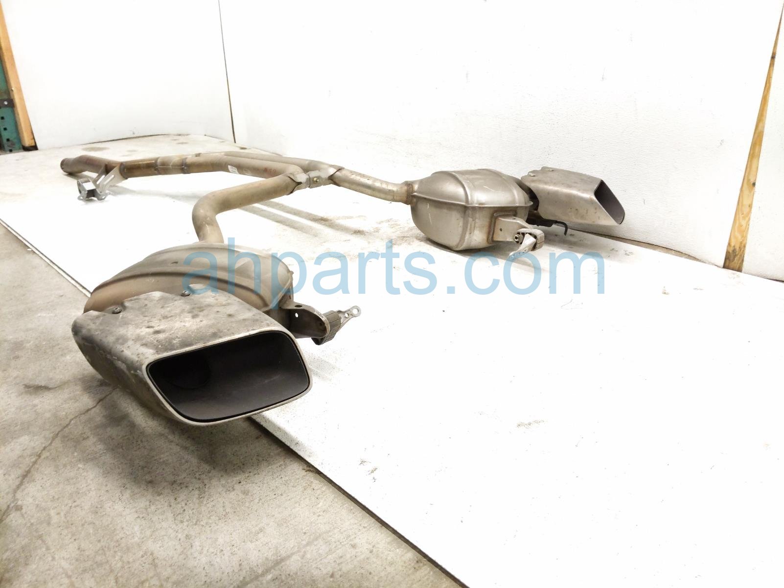 2021 Porsche Macan Rear Exhaust Muffler 2.0l Awd 95B 253 487 GY Replacement 2021 Porsche Macan Rear Exhaust Muffler 2.0l Awd 95B 253 487 GY Replacement thumbnail